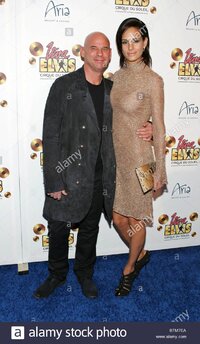 opening-night-of-viva-elvis-by-cirque-du-soleil-BTM7EA.jpg