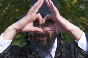 113302221-what-is-judaism-and-how-real-jewish-orthodox-should-dress-and-look-like-outdoor-sunn...jpg
