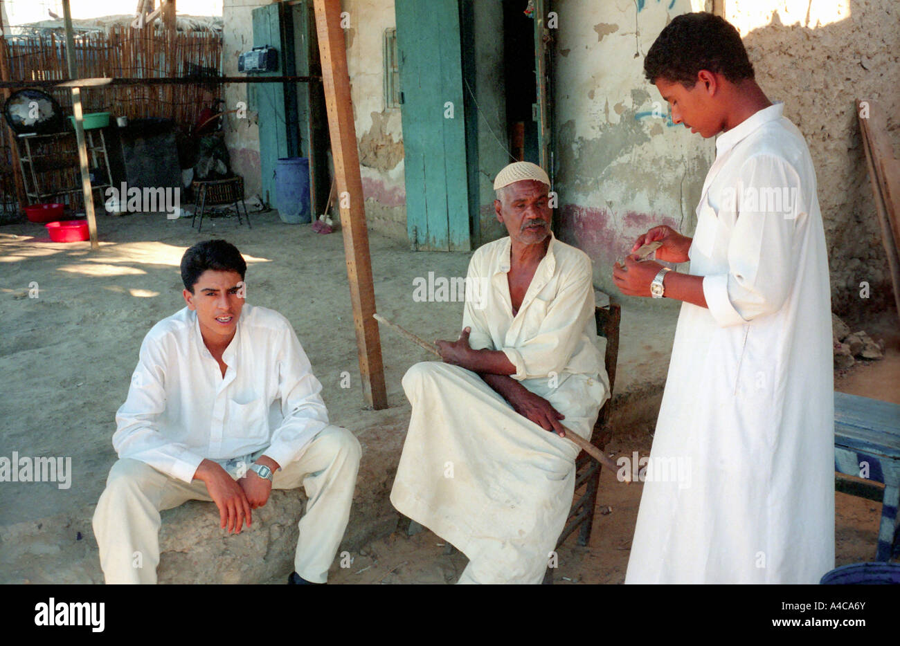 local-men-in-siwa-oasis-egypt-A4CA6Y.jpg