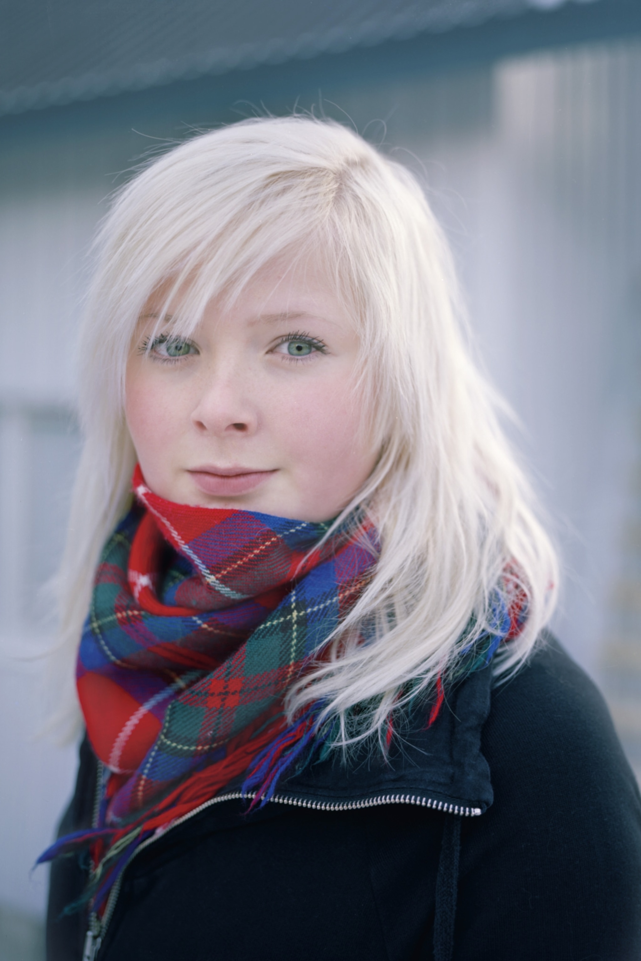 01-ella-li-spik_2x3.jpg