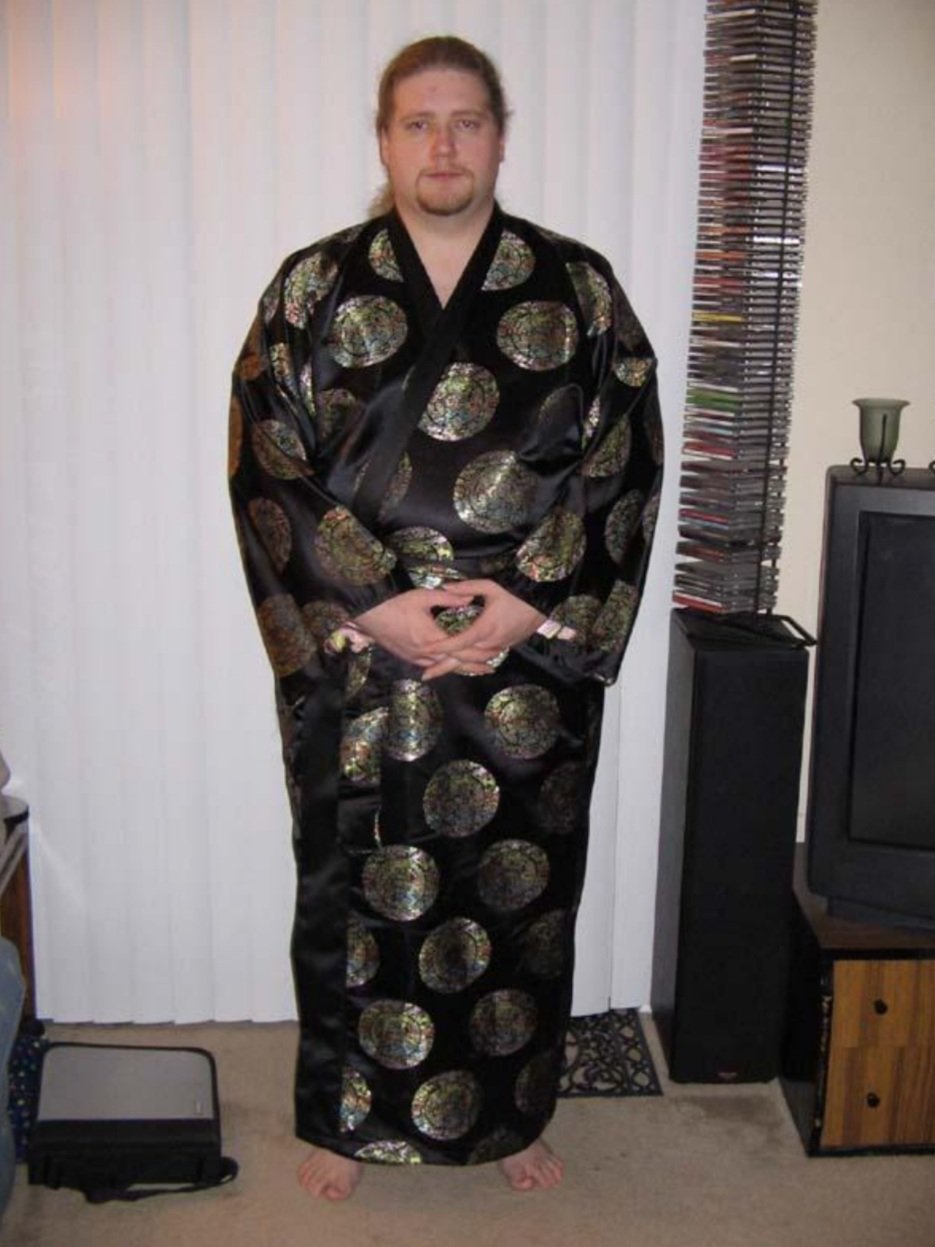 ⛰️ ✿Међед·┛ on X: Isn't this the weeb kimono guy from the ye old  Internet days? https://t.co/n2j5x6RTHE / X