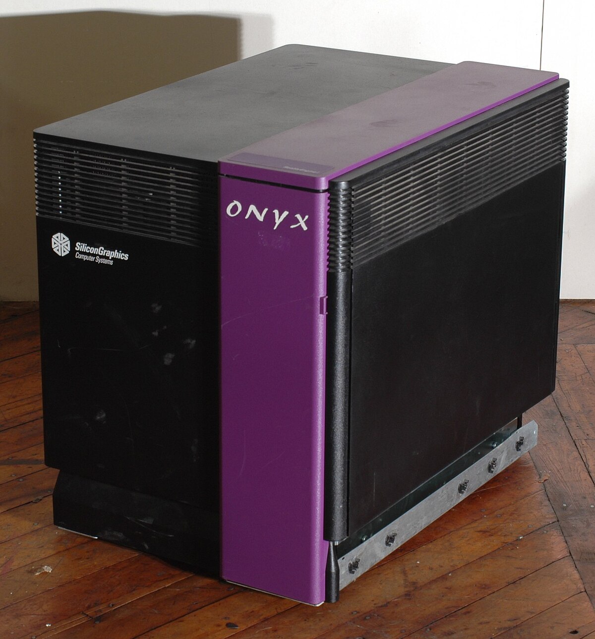 File:SGI-onyx.jpg - Wikimedia Commons