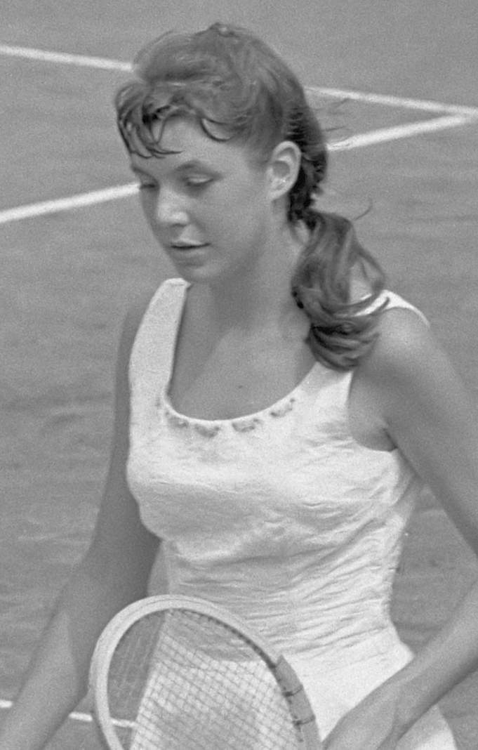 Kathleen_Harter_%281966%29_%28cropped%29.jpg