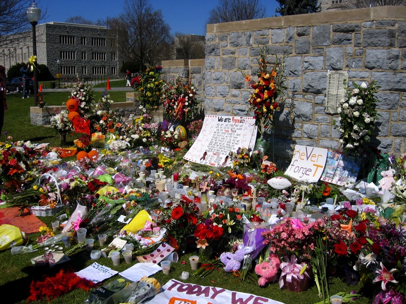 Virginia_Tech_massacre_memorial_flowers.jpg