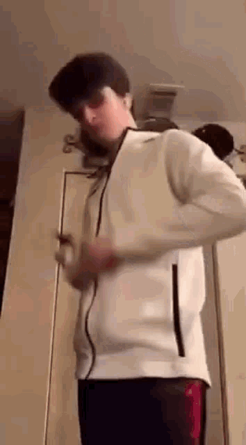 fb2105da08a040b43255152b0397a94b.gif