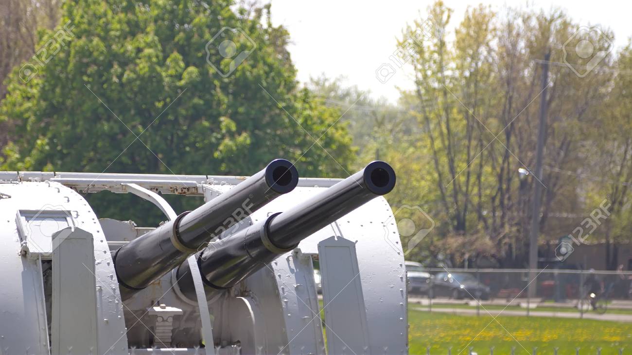 69439907-retired-twin-cannon-gun.jpg