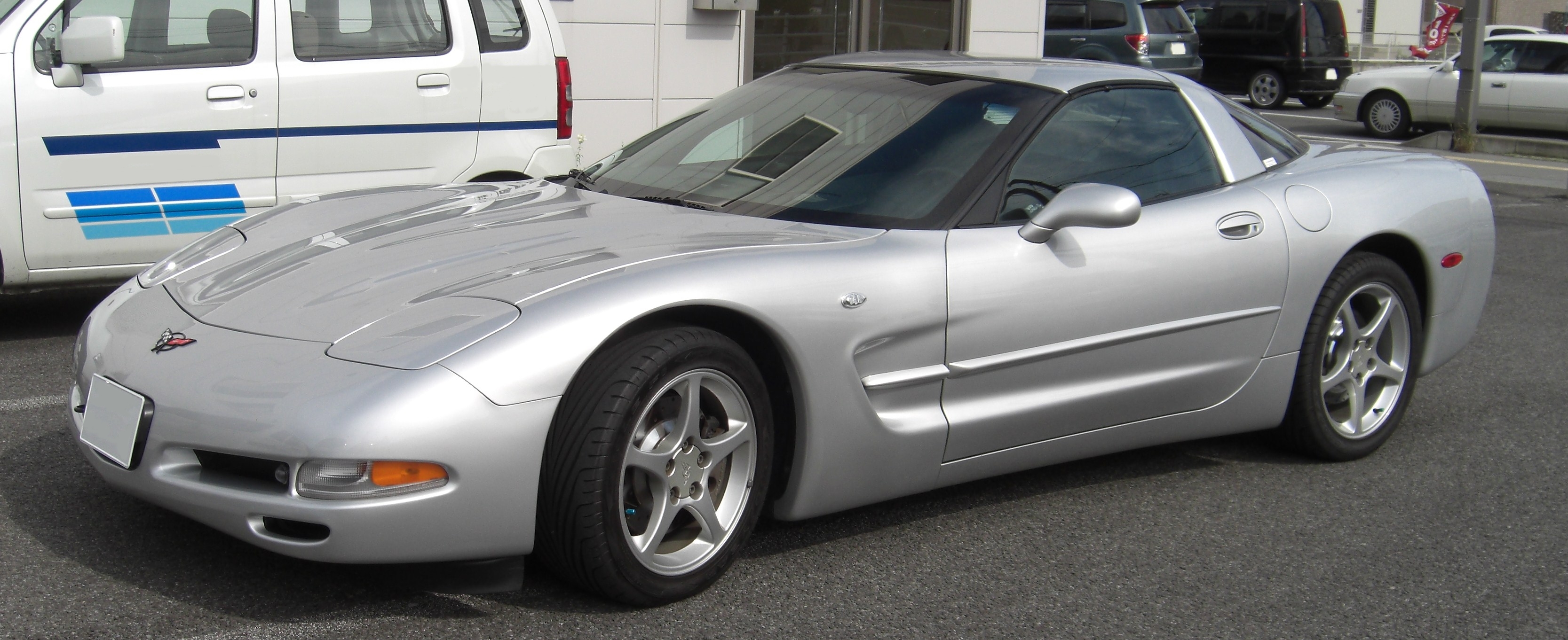 Chevrolet_Corvette_C5.jpg