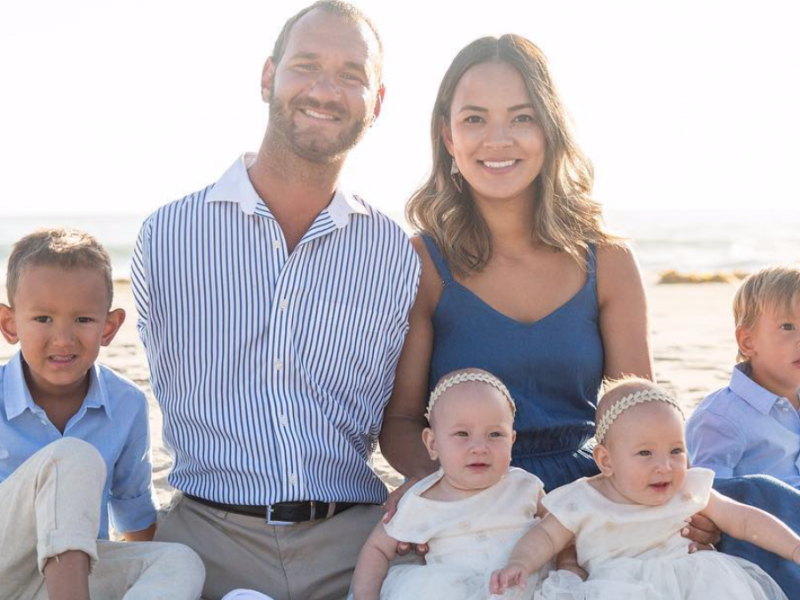 GODTV-An-Amazing-Family-Pic-1-800x600.png