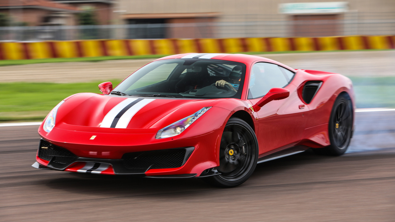 ferrari-488-pista-prova-sul-circuito-di-fiorano.jpg