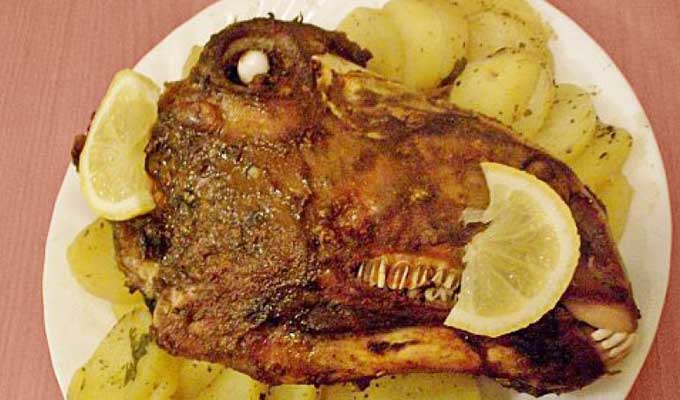 Tête d'agneau rotie