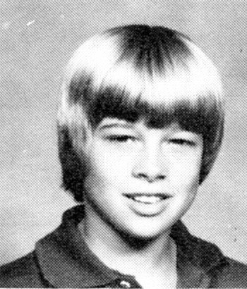 ht_brad_pitt_freshman_101111_ssv.jpg