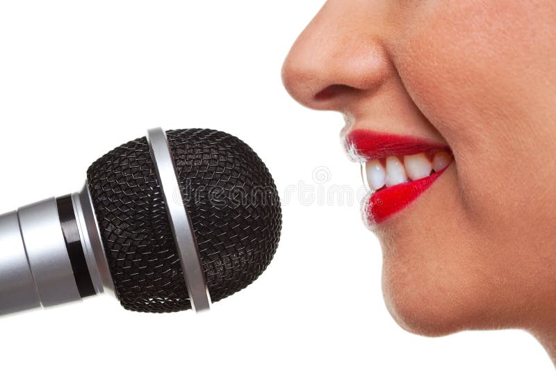 woman-speaking-microphone-13548826.jpg