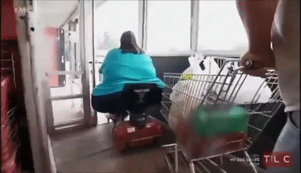 Fatwomancantfittroughdoor.gif