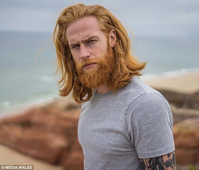 493C069600000578-5394555-New_look_Gwilym_Pugh_is_unrecognisable_after_shedding_nearly_7_s-a-18_1518695317646.jpg