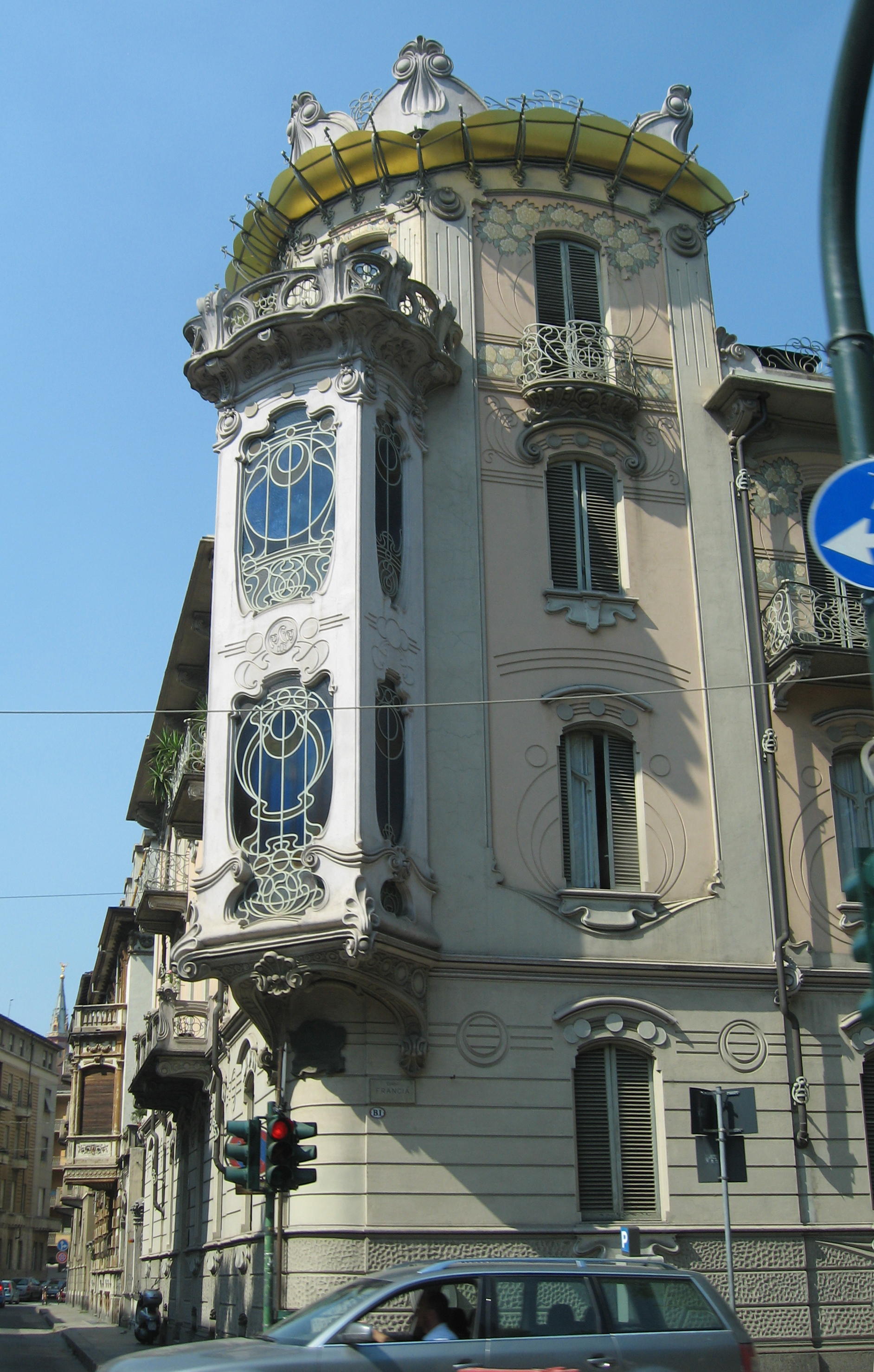 Casa_Fenoglio-La_Fleur.JPG