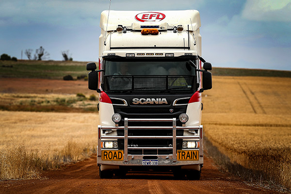 scania-r730-truck-review-v8-tt8.jpg