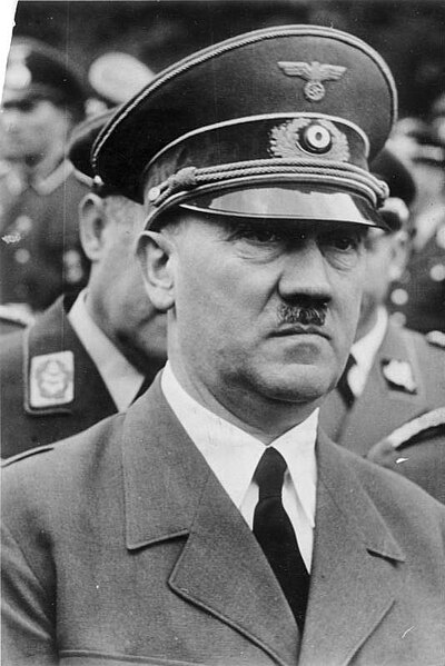 400px-Bundesarchiv_Bild_183-S62600%2C_Adolf_Hitler.jpg