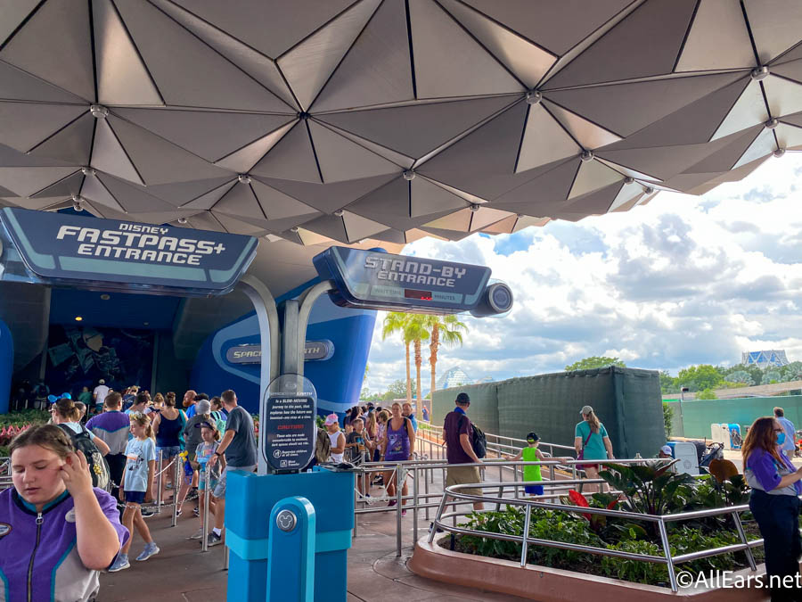 2021-WDW-EPCOT-Spaceship-earth-line.jpg