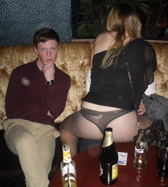 painfully_awkward_nightclub_photos_640_01.jpg