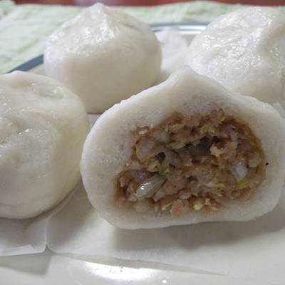 Steamed Pork Buns with Rice Flour for Wheat Allergies Recipe by  cookpad.japan - Cookpad