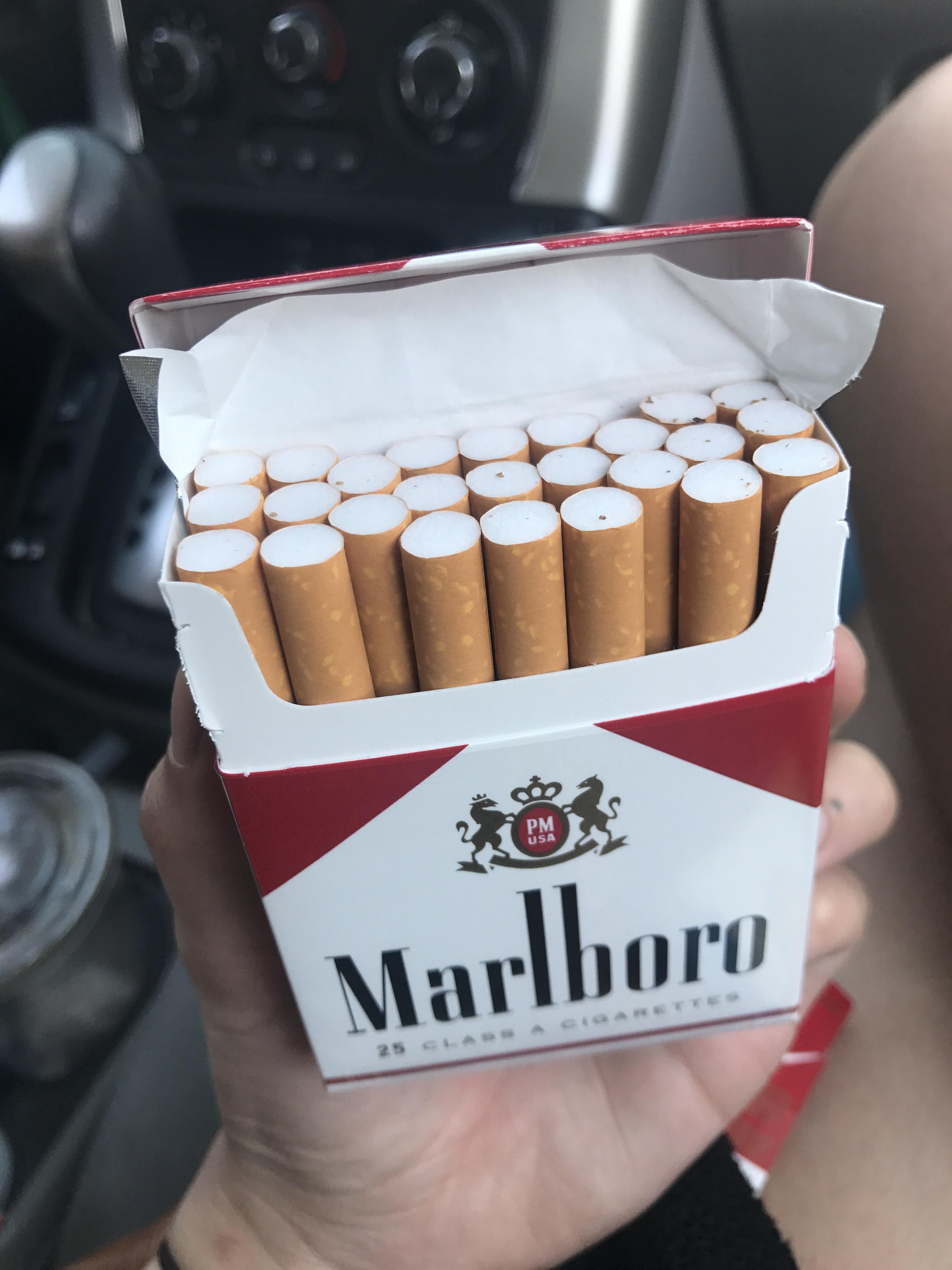 accidentally bought my first pack of reds with 25 cigarettes : r/Cigarettes