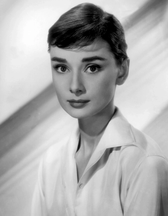 pielegnacja-w-stylu-audrey-hepburn-jak-o-urode-dbala-slynna-aktorka-poznaj-7-zasad-gwiazdy-ktore-stosowala-przez-wiele-lat_580615.webp