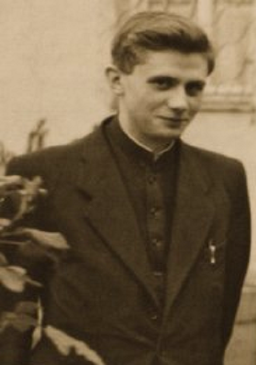 085-youngpriest-Ratzinger.png