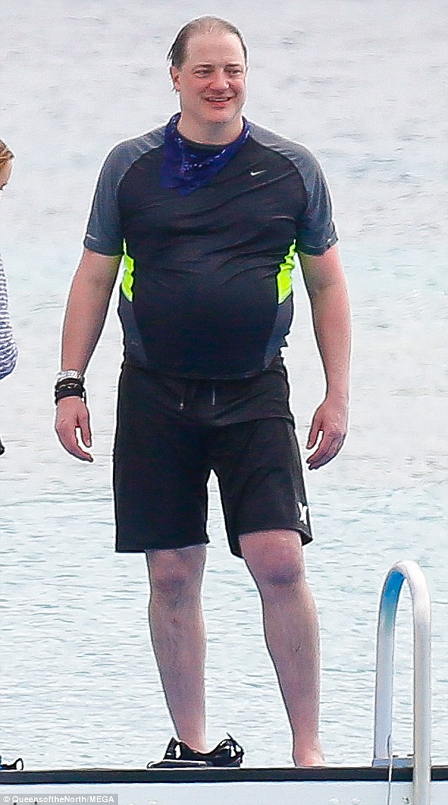 Brendan Fraser, 49, treats himself to vacation in Barbados | Daily Mail Online
