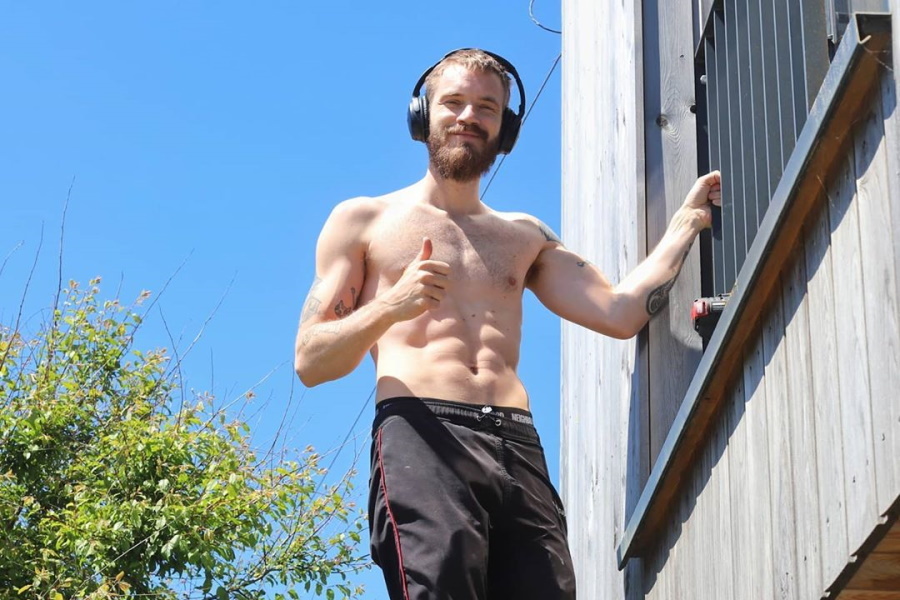 Pewdiepie-jacked.jpg