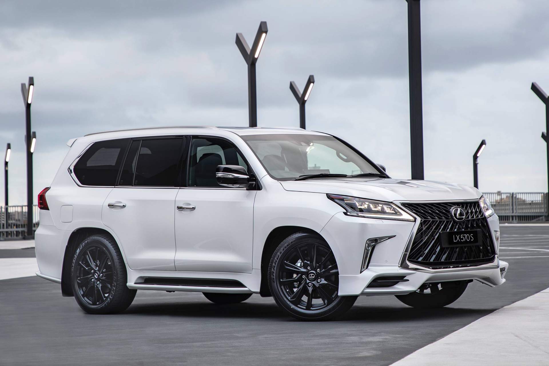 lexus-lx-570-s-5.jpg