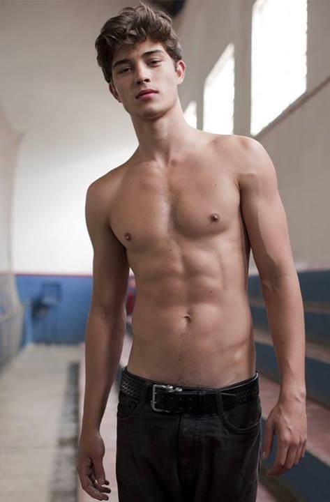 The Beauty of Francisco Lachowski — http://www.tbofrancisco.tumblr.com - <3  Chico!