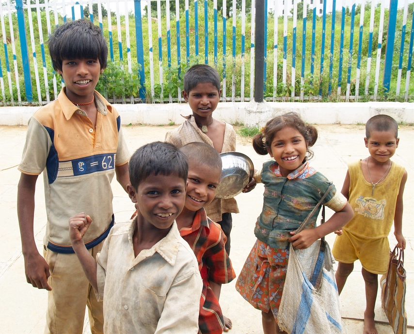 Street_children_in_India.jpg