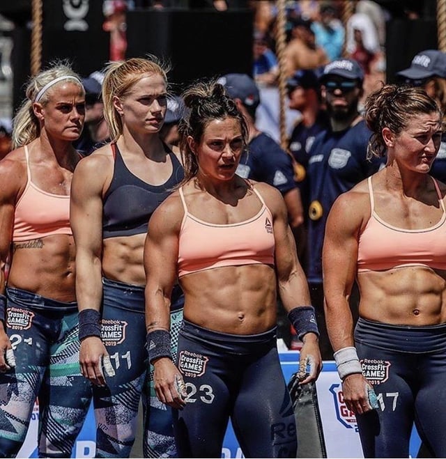 my-obsession-with-the-glorious-muscular-ladies-of-crossfit-v0-pfb9v16q2g4a1.jpg