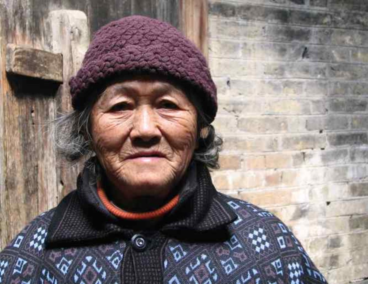 old-chinese-woman-1200x924.jpg