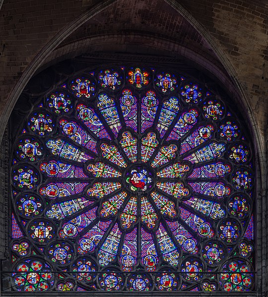 540px-Basilica_of_Saint_Denis_North_Transept_Rose_Window%2C_Paris%2C_France_-_Diliff_%28cropped%29.jpg