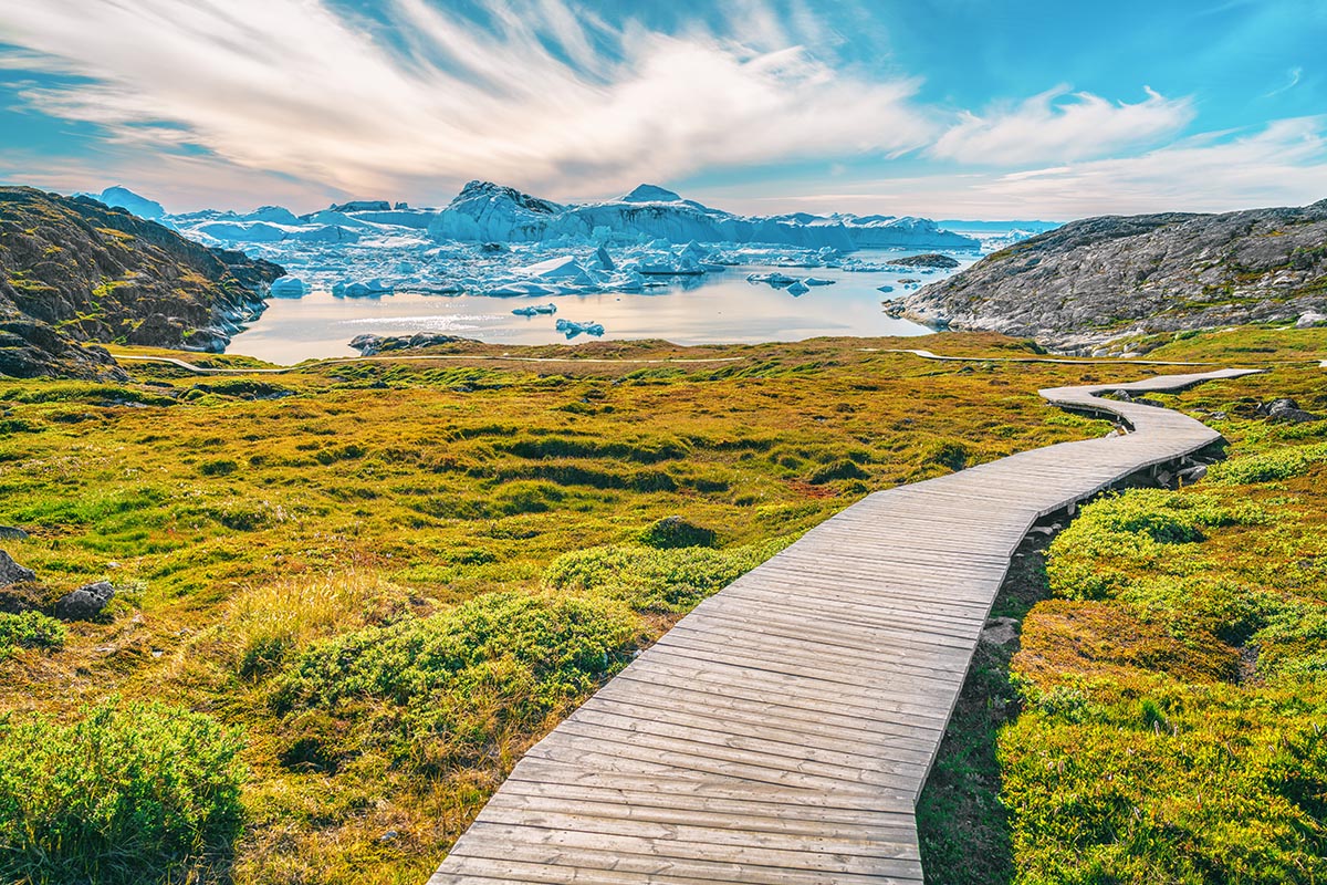 South-Greenland-in-the-summer-Emerald-Landscapes.jpg