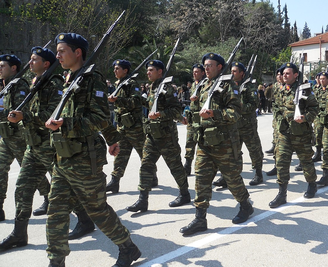 Greek-soldiers-credit-Erik-Drost-CC-BY-20.jpg