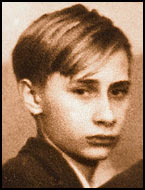 50039795_youngputin.jpg