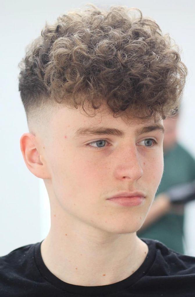 The zoomer haircut is a blight to mankind. In what universe does this look  good in.