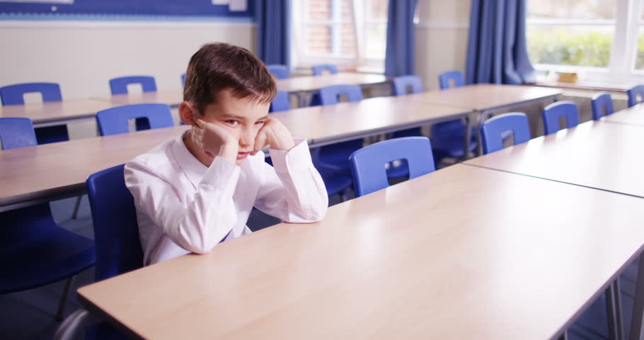 4k, Bored Young Student Sitting Stock-video (100 % royaltyfri) 18830342 |  Shutterstock