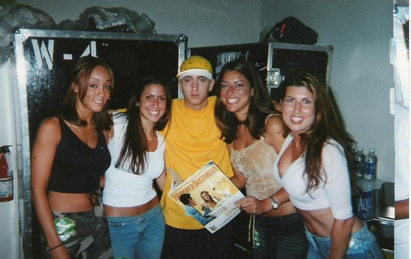 eminem-with-girls-009-sexy-ones.jpg