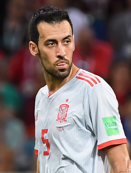 Sergio_Busquets_2018_%28cropped%29.jpg