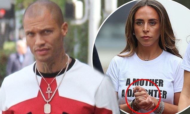 www.dailymail.co.uk