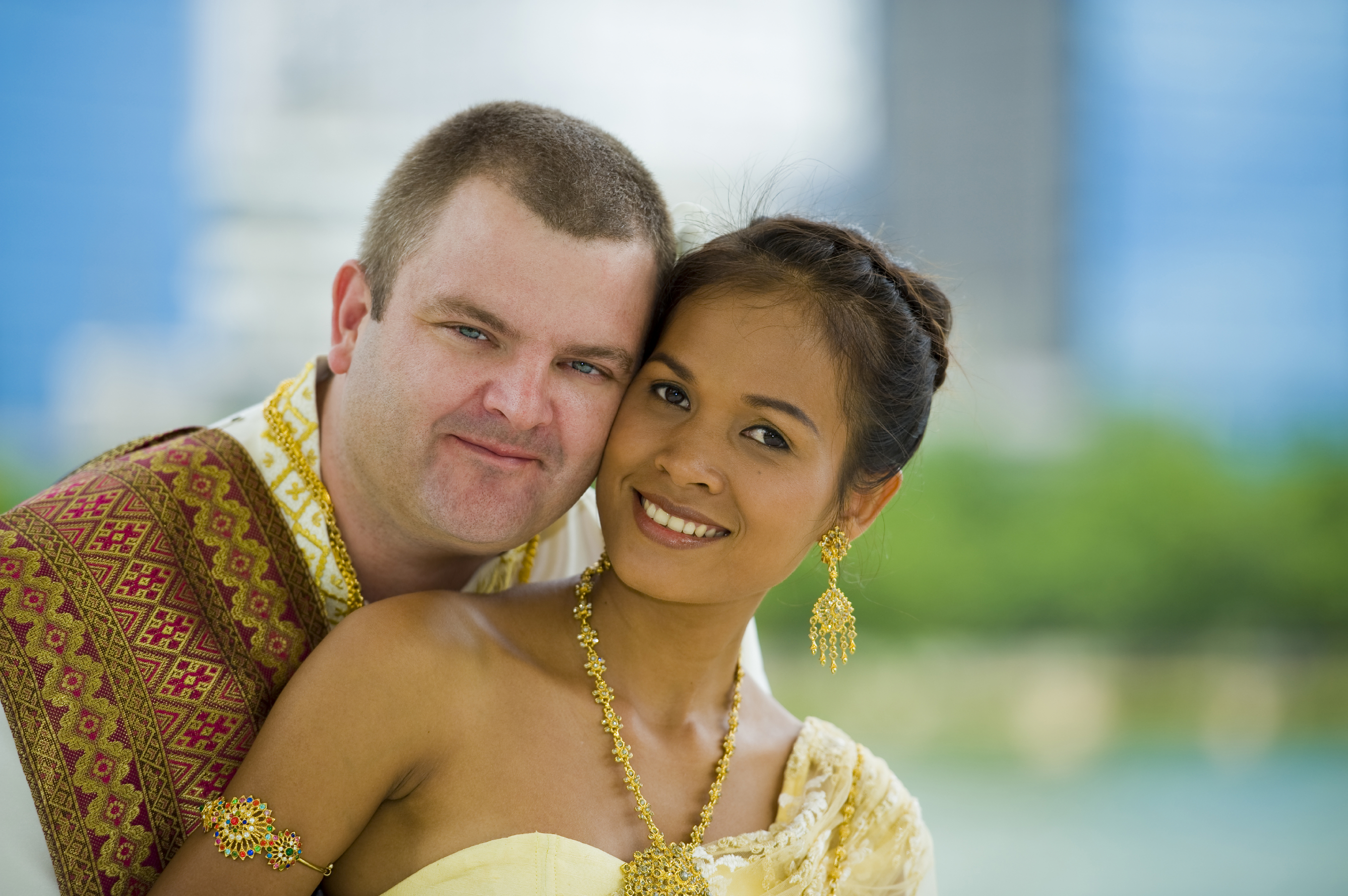 man-and-thai-woman2.jpg