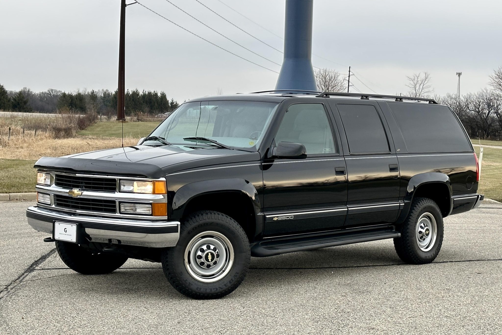 1998_chevrolet_suburban_img_1882-11-33119.jpg