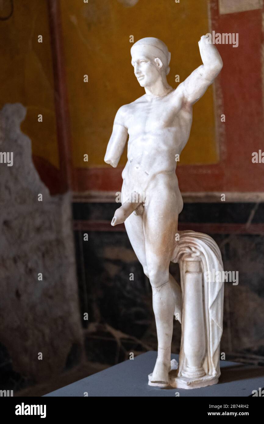 ancient-statue-of-priapus-symbol-of-the-fertility-in-pompeii-2B74RH2.jpg