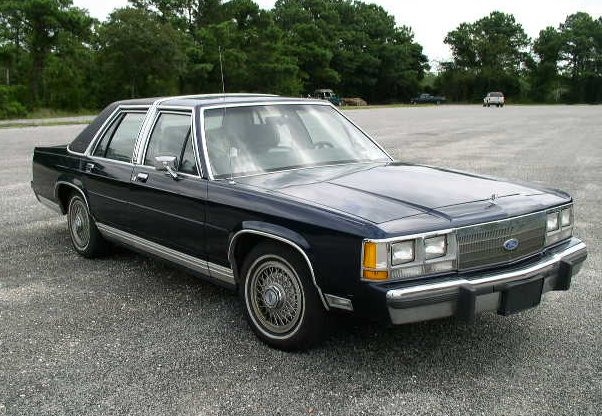 ford-crown-victoria-1989-9.jpg