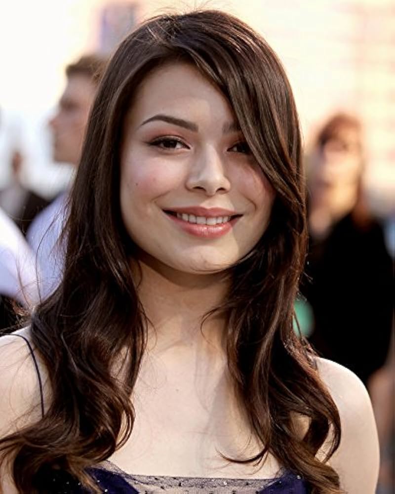 Miranda Cosgrove Smiling Cute Portrait 24x36 Classic Hollywood Poster