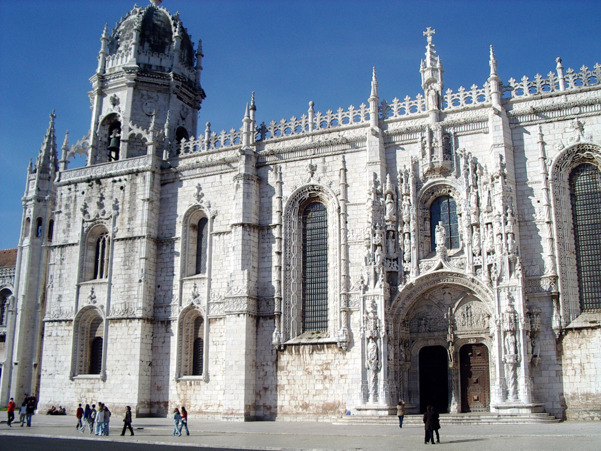 Jeronimos_Monastery_South.jpg