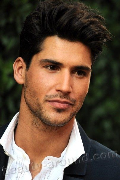 Miguel Iglesias - Spanish model | Spanish men, Latino men, Handsome men